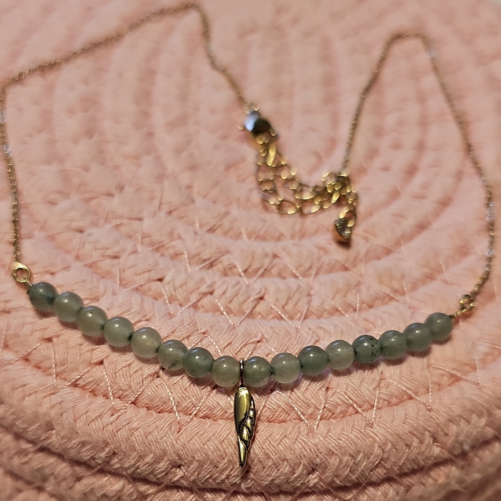 Elegant Green Beaded Necklace with Gold Accents